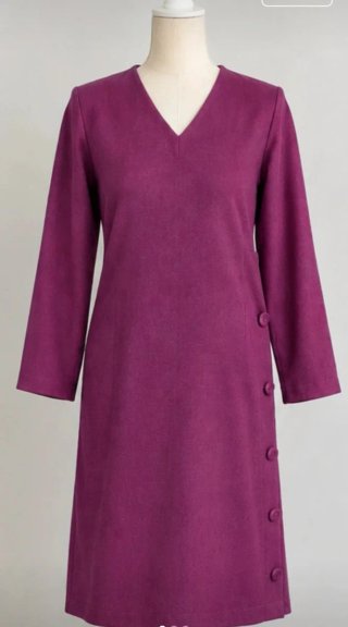 Vestido Morado con Botones Laterales
