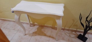 Mesa de entrada y espejo