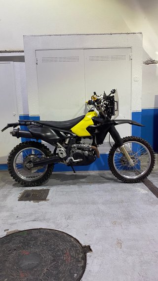 Suzuki DRZ400E Enduro