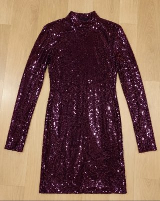 Vestido de lentejuelas morado