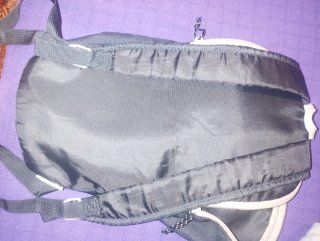 Mini mochila Decathlon negra y beige