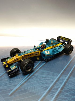 Alonso Renault R24 2004 Mattel, Hot Wheels 1:18. Maqueta coche Fórmula 1.