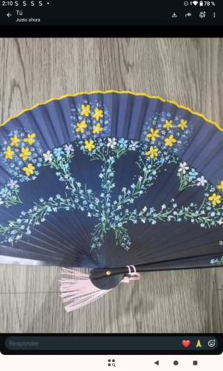 Abanico Pintado a Mano Exclusivo y Elegante