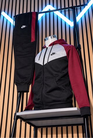 Chándal Nike Negro y Rojo