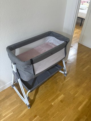 Cuna de colecho gris