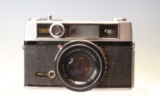 Cámara fotográfica 35 mm Taron Marquis, Japón 1960's.