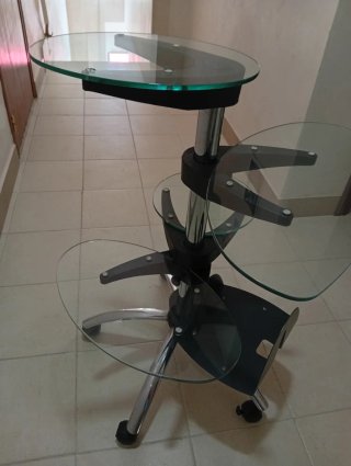 Mesa Auxiliar de Cristal y Metal
