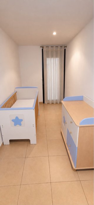 Cuna y Cómoda Infantil de Madera