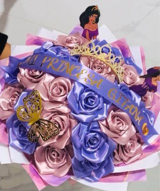 Ramo de Rosas Eternas Princesa Esmeralda