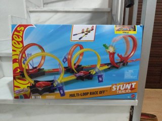 Hot Wheels Multi-Loop Race Off