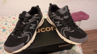 Zapatillas New Balance Negras y Grises