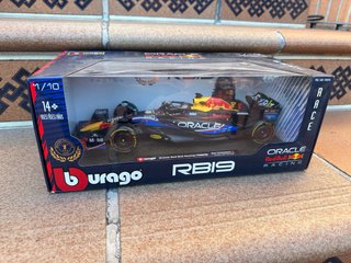 Coche F1 Red Bull RB19 Bburago 1/18