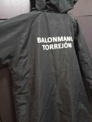 Abrigo Negro Balonmano Torrejón