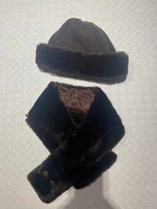 Set de Gorro y Bufanda Marrón