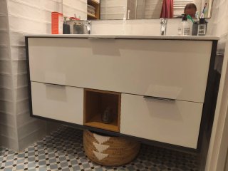 Armario de baño con lavabo