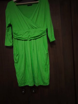 Vestido Verde de Manga Tres Cuartos