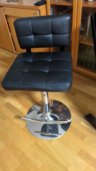 Taburete Alto Negro con Base Metálica