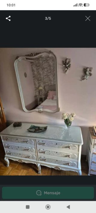 Cómoda de madera blanca