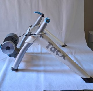 Rodillo de entrenamiento Tacx Flow Smart