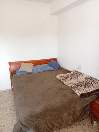 Cama con Colchón y Cabecero de Madera