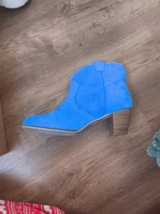 Botines Azul Eléctrico fabricados a mano en España