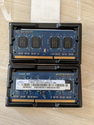 2 Módulos RAM Nanya 2GB (4GB Total)