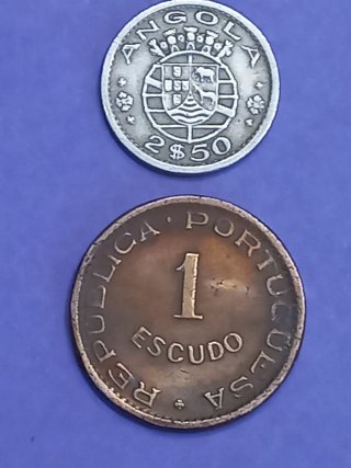 Lote de 2 Monedas Antiguas de Angola 1956-1965