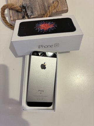 iPhone SE 32GB Space Gray