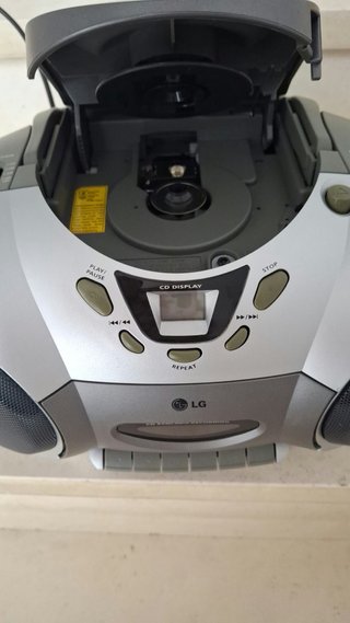 Radiocasete LG con Reproductor de CD