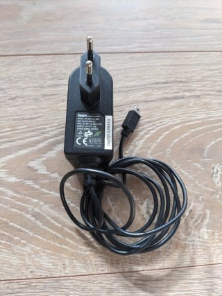 Caricabatterie Shengy con connettore micro-USB