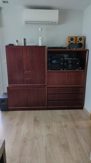 Mueble de comedor de madera