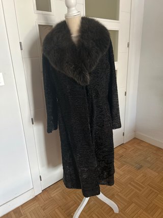 Abrigo de Astracán con Cuello de Piel Talla 48