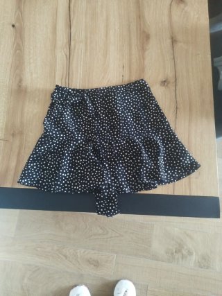 Mini falda pantalón negra con lunares