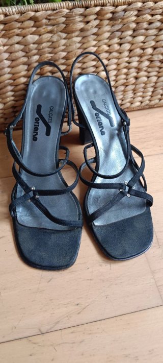 Sandalias de tacón negras Soriano