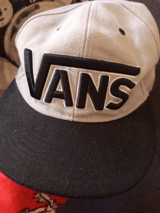 Gorra Vans Gris y Negra