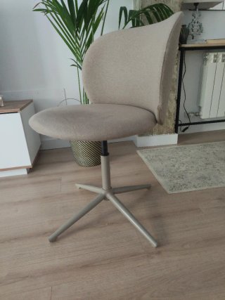 Silla de escritorio beige
