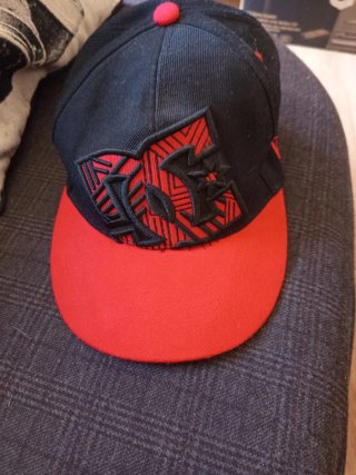 Gorra DC Shoes Roja y Negra