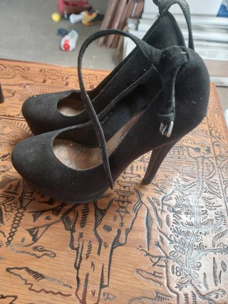 Zapatos de tacón negros