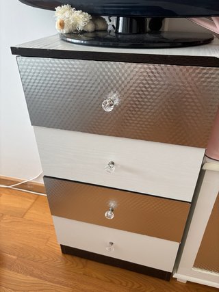 Cómoda de madera