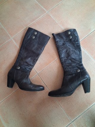 Botas de Piel Marrones