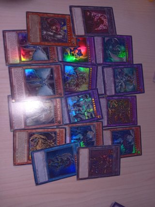 Lotto carte Yu-Gi-Oh! Ultra Rare e una rara segret