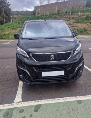 Peugeot Traveller Negra