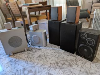 Conjunto de Altavoces y Equipos de Sonido