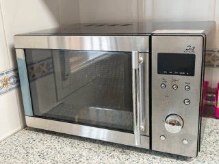 Microondas Daewoo con Grill