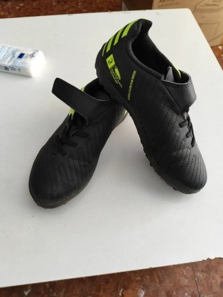 Zapatillas Fútbol Sala Kipsta Negras