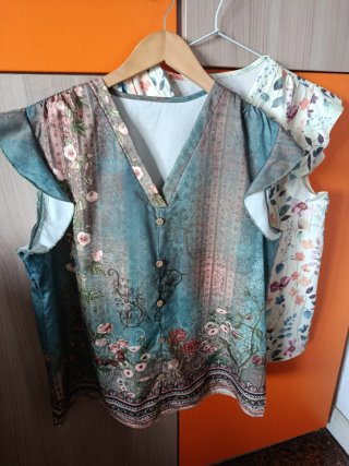 2 Blusas Estampadas Talla L