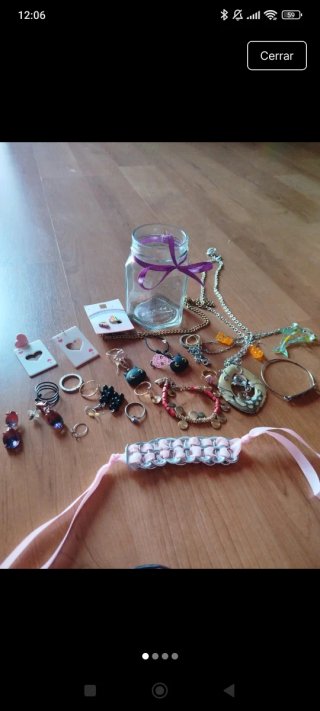 Tarro con conjunto de bisutería