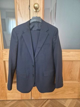 Traje de hombre azul talla 48 de sastre, actual