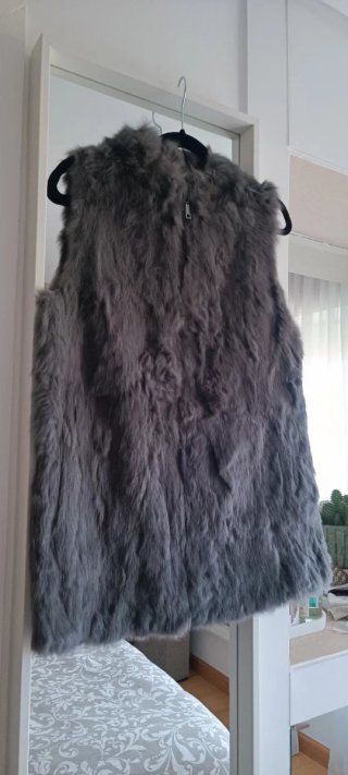 Chaleco de Piel de Conejo Gris