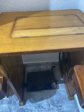Máquina de coser vintage Wertheim